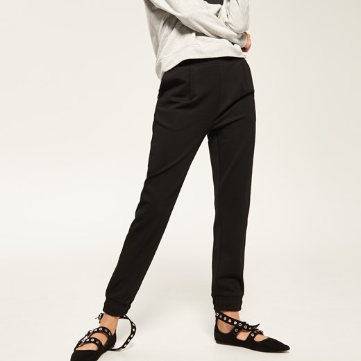 Reserved - Spodnie z elastyczną talią - Czarny czarny Reserved M 