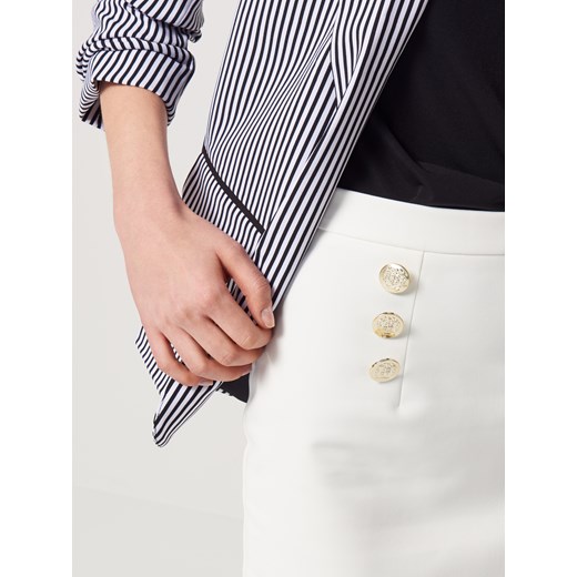 Mohito - Ołówkowa spódnica z ozdobnymi guzikami - Biały  Mohito 38 