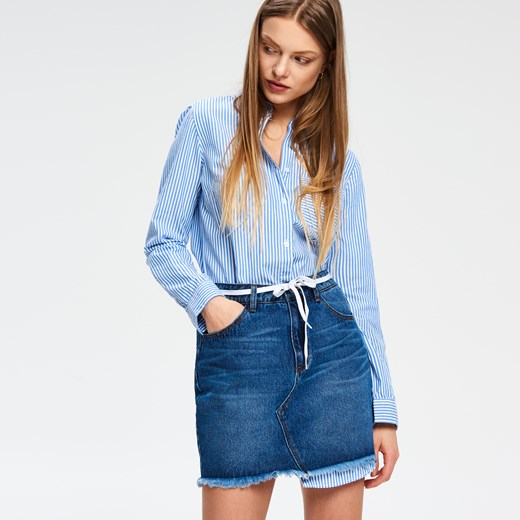 Cropp - Jeansowa spódnica z postrzępionym dołem - Niebieski niebieski Cropp M 