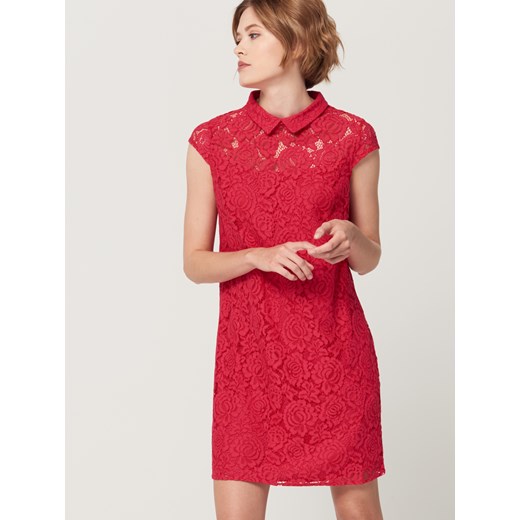 Mohito - Koronkowa sukienka z eleganckim kołnierzykiem - Różowy Mohito czerwony 38 