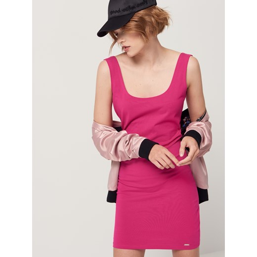 Mohito - Dzianinowa sukienka na grubych ramiączkach - Różowy rozowy Mohito XS 