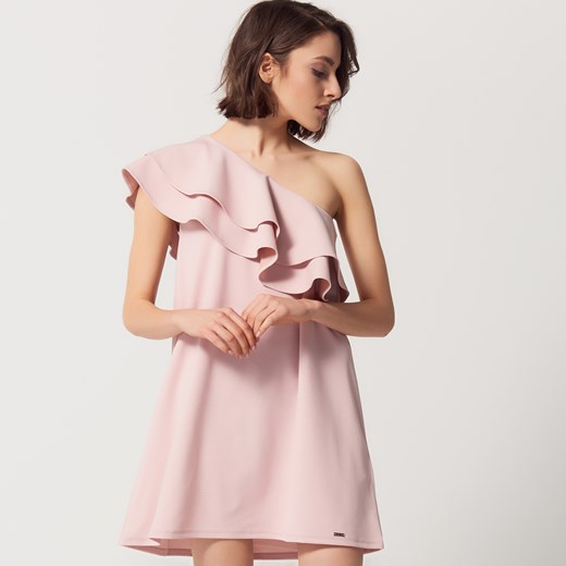 Mohito - Sukienka na jedno ramię z falbanami - Różowy Mohito bezowy L 