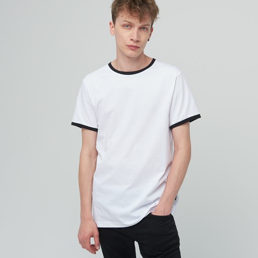 Cropp - T-shirt z kontrastowym obszyciem - Biały Cropp szary S 