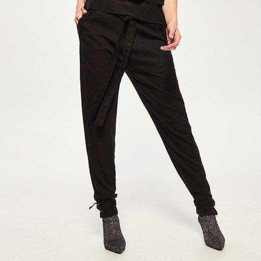 Reserved - Spodnie z wiązaniem w talii - Czarny Reserved czarny 34 