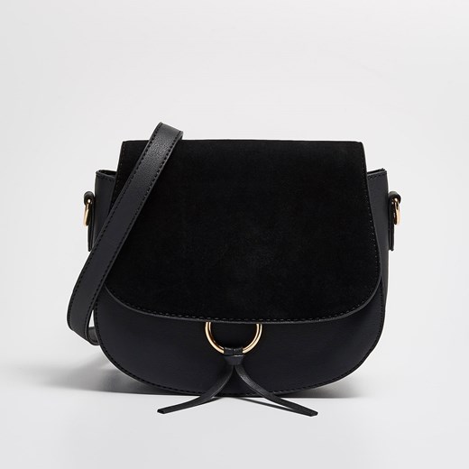 Sinsay - Mała torebka z odpinanym paskiem - Czarny Sinsay czarny One Size 