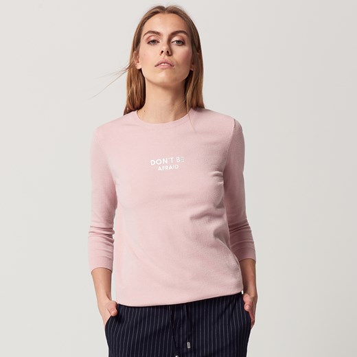 Mohito - Dopasowany sweter z napisem - Różowy Mohito bezowy M 