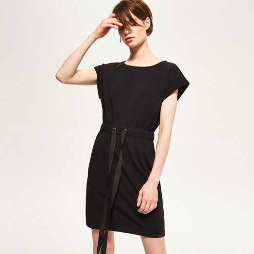 Reserved - Sukienka z wiązaniem w talii - Czarny Reserved czarny  