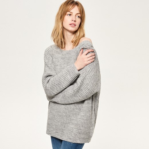 Reserved - Sweter z głębokim dekoltem - Szary