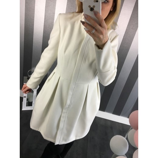 P3 PŁASZCZ Bombka White OFF Lula bezowy 36/38 Pracownia Lula