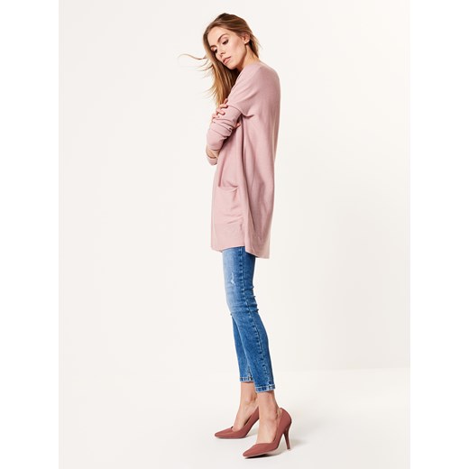 Mohito - Długi lekki sweter oversize z kieszeniami - Różowy