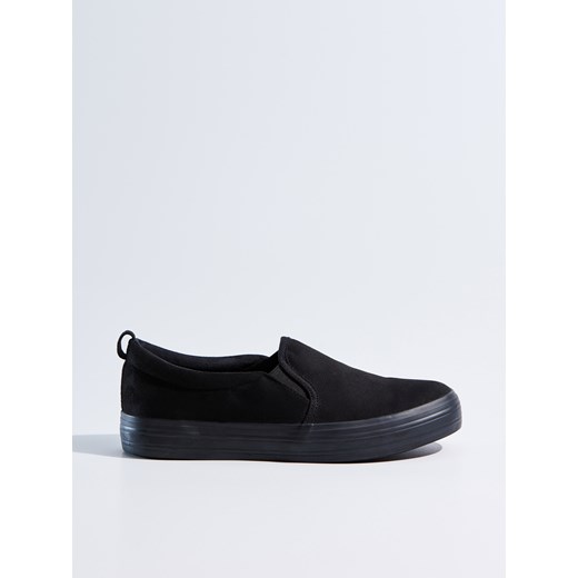 Mohito - Czarne buty typu slip on - Czarny