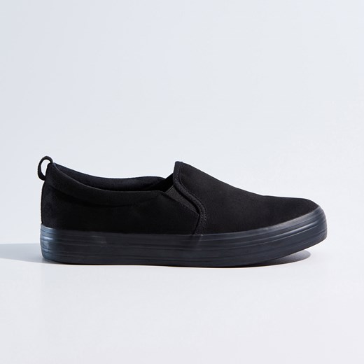 Mohito - Czarne buty typu slip on - Czarny