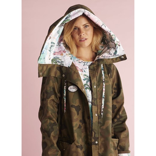 Street kurtka Femi Stories Paloma camo  Femi Stories S okazyjna cena Snowboard Zezula 