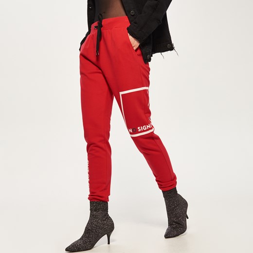 Reserved - Dresowe spodnie - Czerwony  Reserved M 