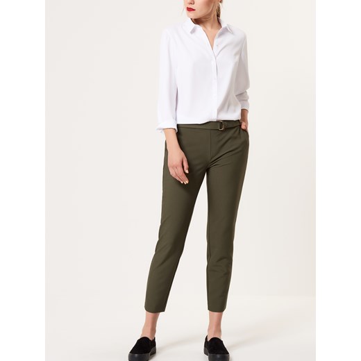 Mohito - Eleganckie spodnie z ozdobnym paskiem - Zielony  Mohito 34 