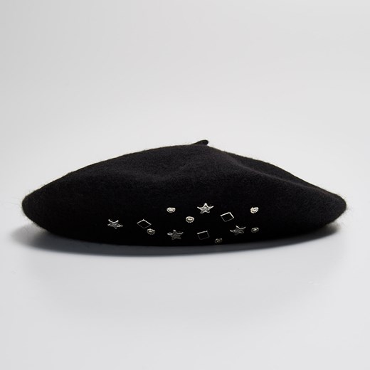 Sinsay - Beret z ćwiekami - Czarny czarny Sinsay One Size
