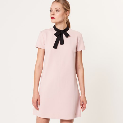 Mohito - Elegancka sukienka z kołnierzem - Różowy bezowy Mohito L