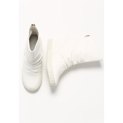 Białe Sneakersy Olbia