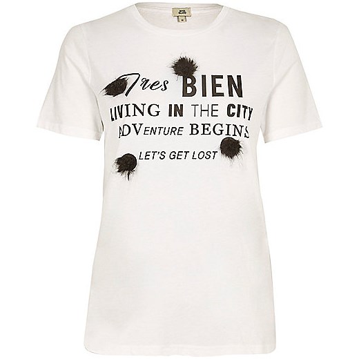 White ‘tres bien’ pom pom T-shirt  River Island bezowy  