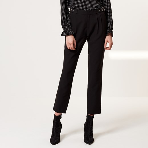 Mohito - Eleganckie spodnie z ozdobnym paskiem - Czarny czarny Mohito 32 