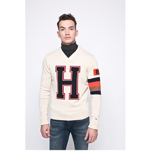 Sweter męski Tommy Hilfiger w stylu młodzieżowym 