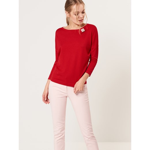 Mohito - Dopasowany sweter z ozdobną kokardą - Czerwony czerwony Mohito M 