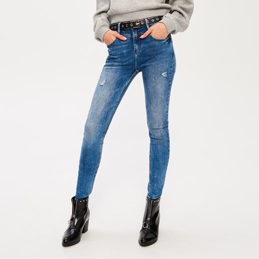 Sinsay - Jeansy skinny z wysoką talią - Niebieski Sinsay niebieski 36 