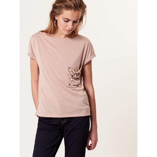 Mohito - Luźna koszulka z ozdobną kieszenią - Różowy bezowy Mohito XL 