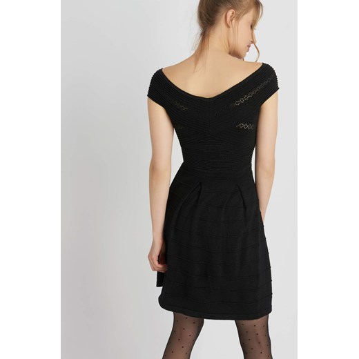 Dzianinowa sukienka z dekoltem carmen czarny ORSAY XL orsay.com