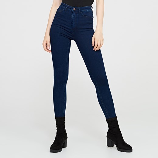 Cropp - Dopasowane jeansy high waist - Granatowy
