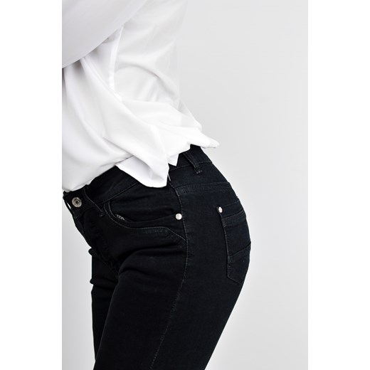 Czarne wyszczuplające spodnie jeansy rurki  Zoio M zoio.pl okazja 