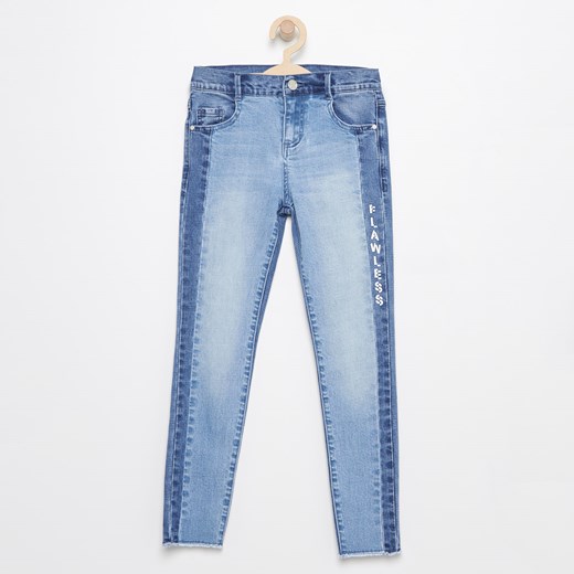 Reserved - Spodnie jeansowe slim fit - Niebieski Reserved niebieski 140 