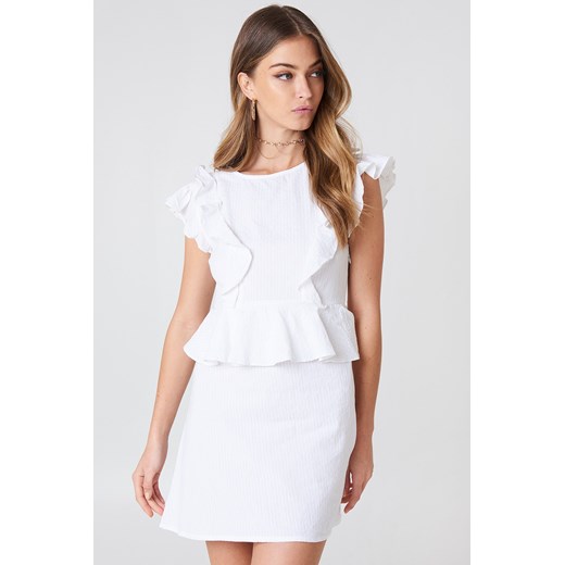 Sukienka biała NA-KD z okrągłym dekoltem na urodziny bez wzorów mini 