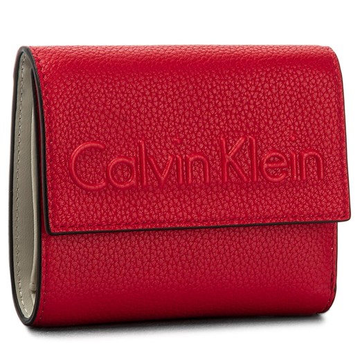 Mały Portfel Damski CALVIN KLEIN BLACK LABEL - Edge Medium Trifold K60K603909 618 czerwony Calvin Klein Black Label  eobuwie.pl