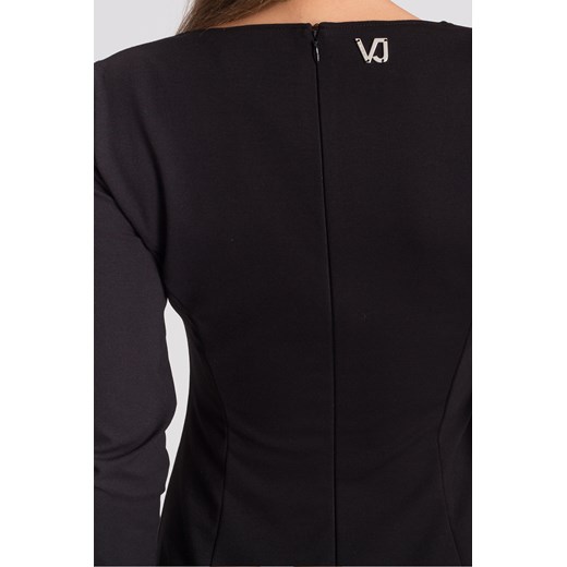 Czarna sukienka z długim rękawem oraz nadrukiem w jednolitym kolorze Versace Jeans  40 Velpa.pl