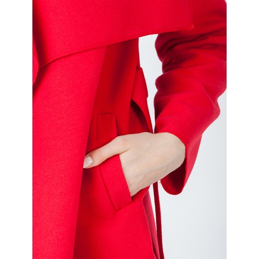 Płaszcz krótki z paskiem wiązany czerwony Yups  U 