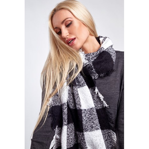 Szalik w kratę czarno-biały Y4023 fasardi uniw fasardi.com
