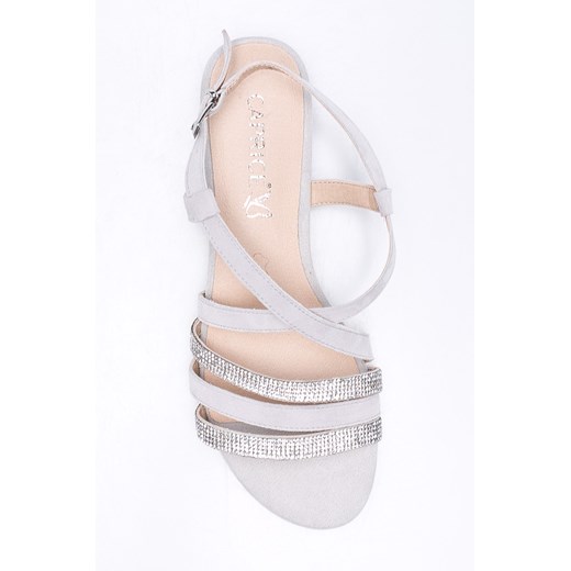 Sandały damskie srebrne Caprice na płaskiej podeszwie z klamrą bez wzorów casualowe bez obcasa zamszowe 