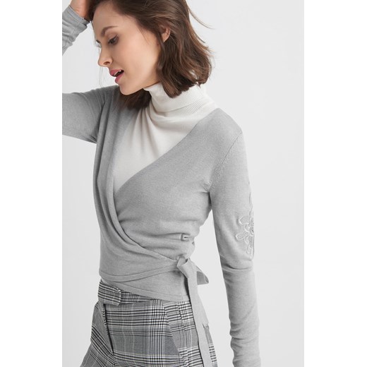 Sweter wiązany kopertowo  ORSAY XL orsay.com