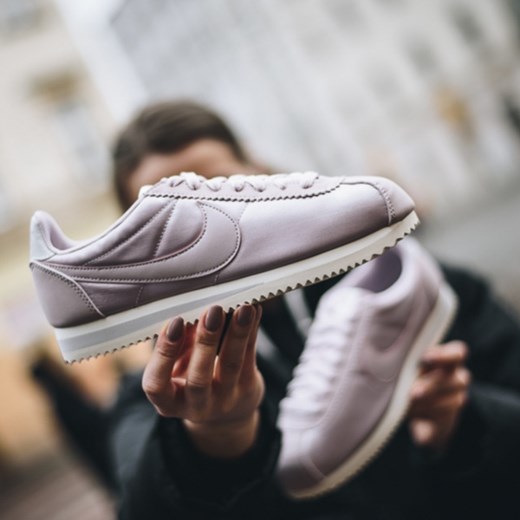 Buty damskie sneakersy Nike Classic Cortez Nylon "Particle Rose" 749864 605