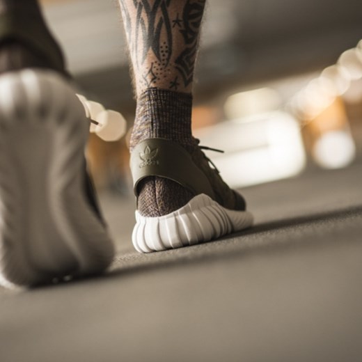 Buty męskie sneakersy adidas Originals Tubular Doom Primeknit BY3551 - ZIELONY