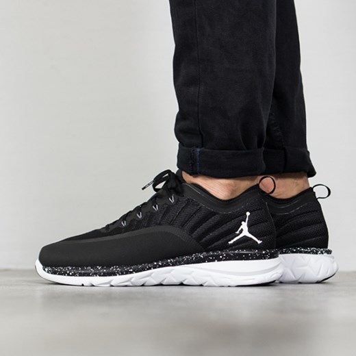 Buty męskie sneakersy Jordan Trainer Prime 881463 010 - czarny/szary