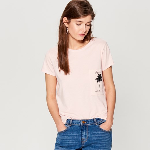 Mohito - Długa koszulka z kieszenią - Różowy bezowy Mohito XS 