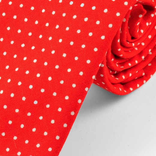 Czerwony bawełniany krawat w kropki