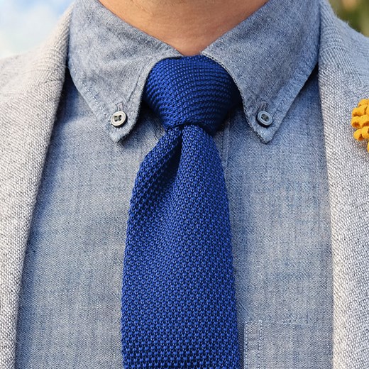 Krawat z dzianiny w odcieniu królewskiego błękitu