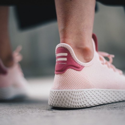 Buty damskie sneakersy adidas Originals Pharrell Williams Tennis Hu AQ0988 Adidas Originals 38 2/3 sneakerstudio.pl