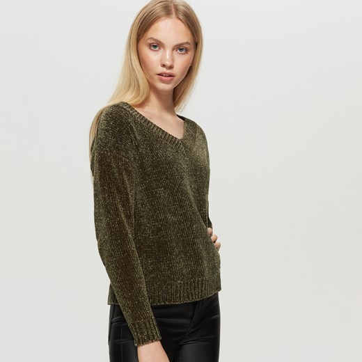 Cropp - Szenilowy sweter z dekoltem - Khaki  Cropp L 