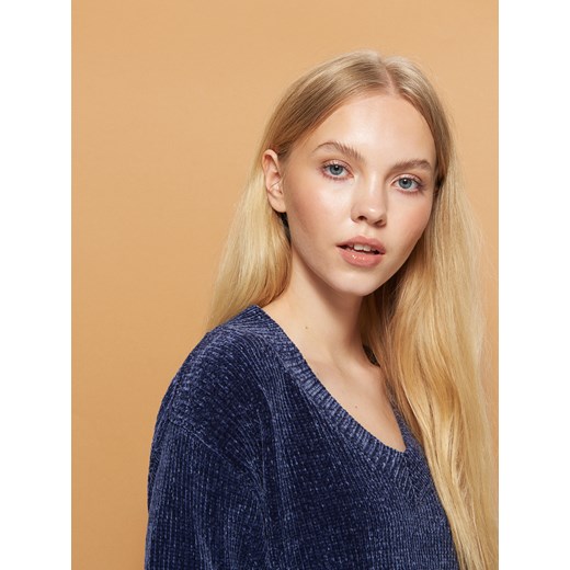 Cropp - Szenilowy sweter z dekoltem - Granatowy  Cropp M 