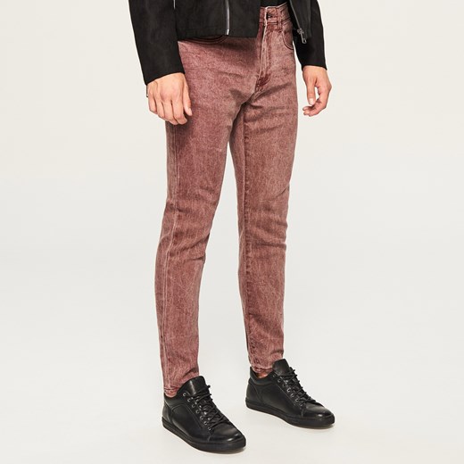 Reserved - Spodnie ze spranego jeansu slim fit - Brązowy  Reserved 31 