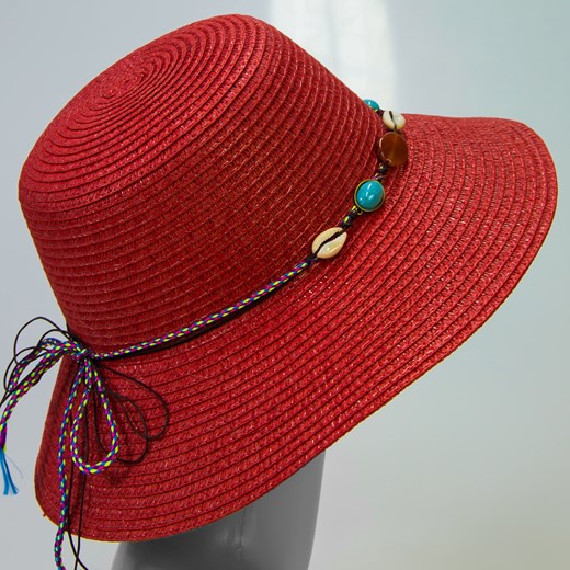 czerwony kapelusz plażowy z muszelkami Allora   